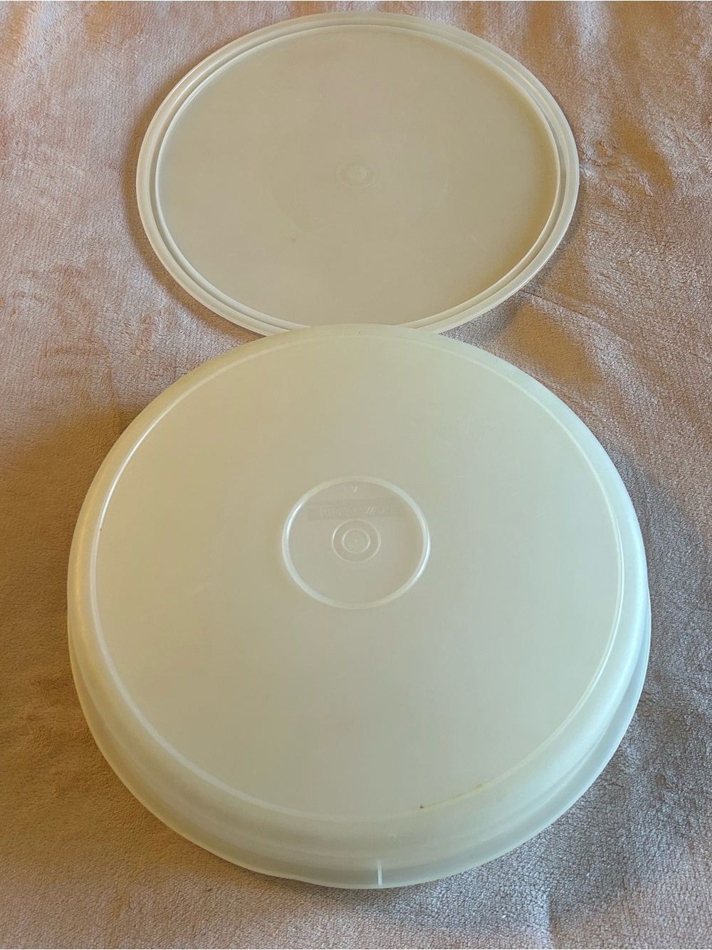 Tupperware vintage round pie cupcake cookie keeper carrier w/ snap lid USA made - Picture 4 of 7